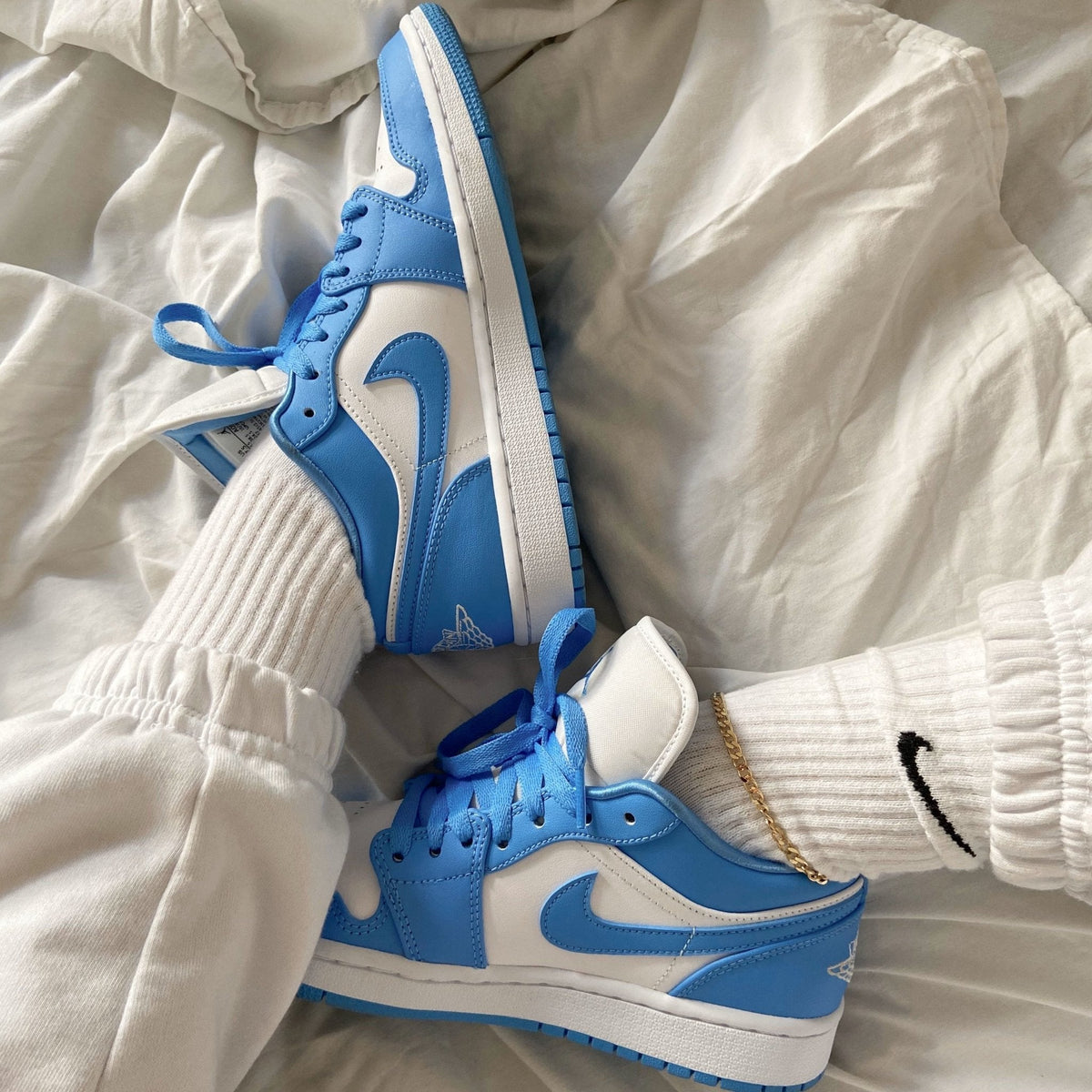 Air Jordan 1 Low WMNS 'UNC'