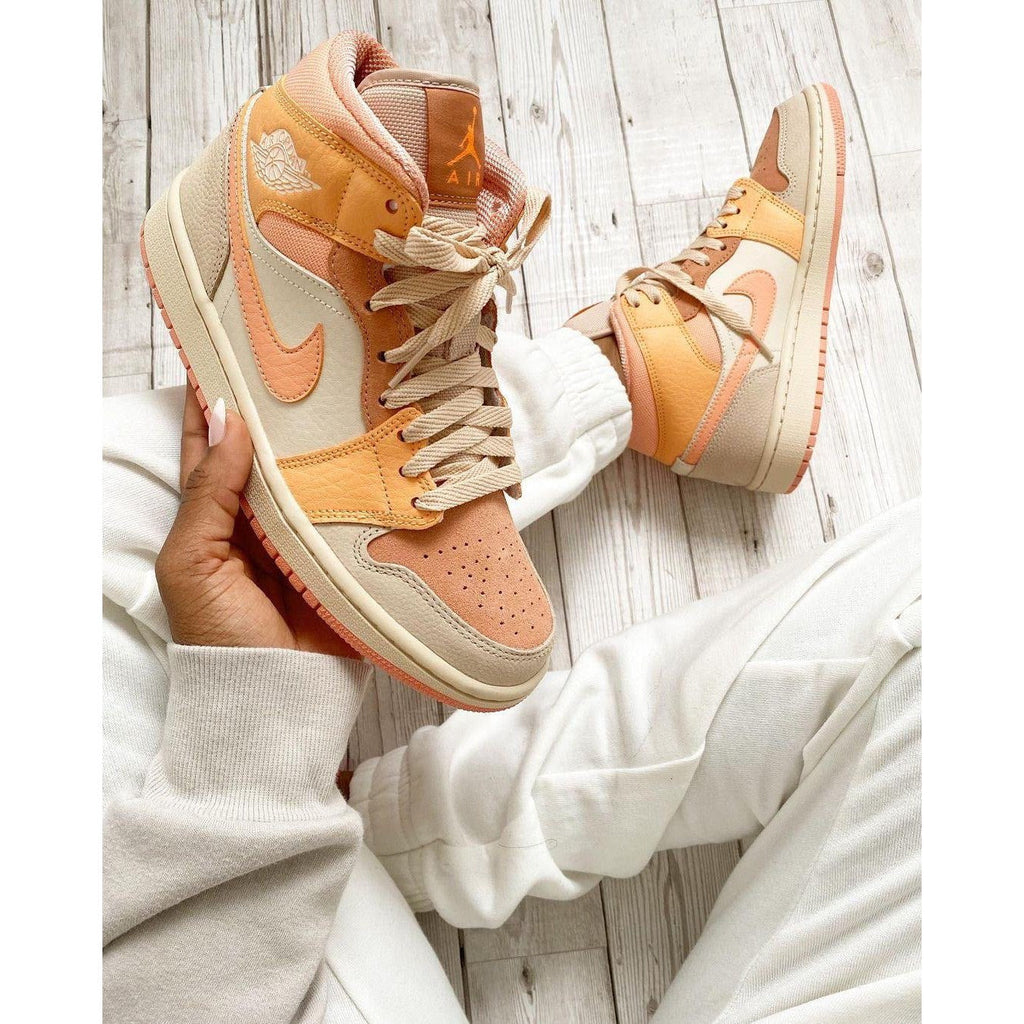 Air Jordan 1 Mid 'Apricot Orange' (Women's)