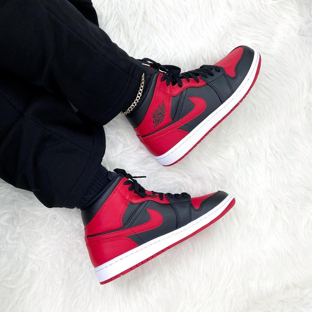 Air Jordan 1 Mid 'Banned'