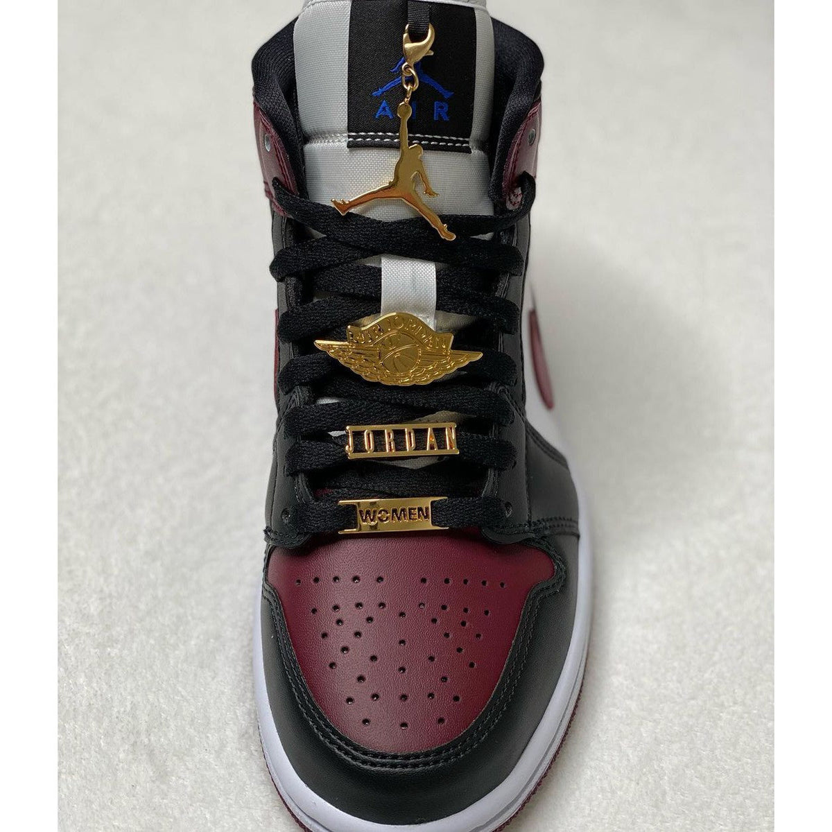 Air Jordan 1 Mid 'Beetroot' (Women's)