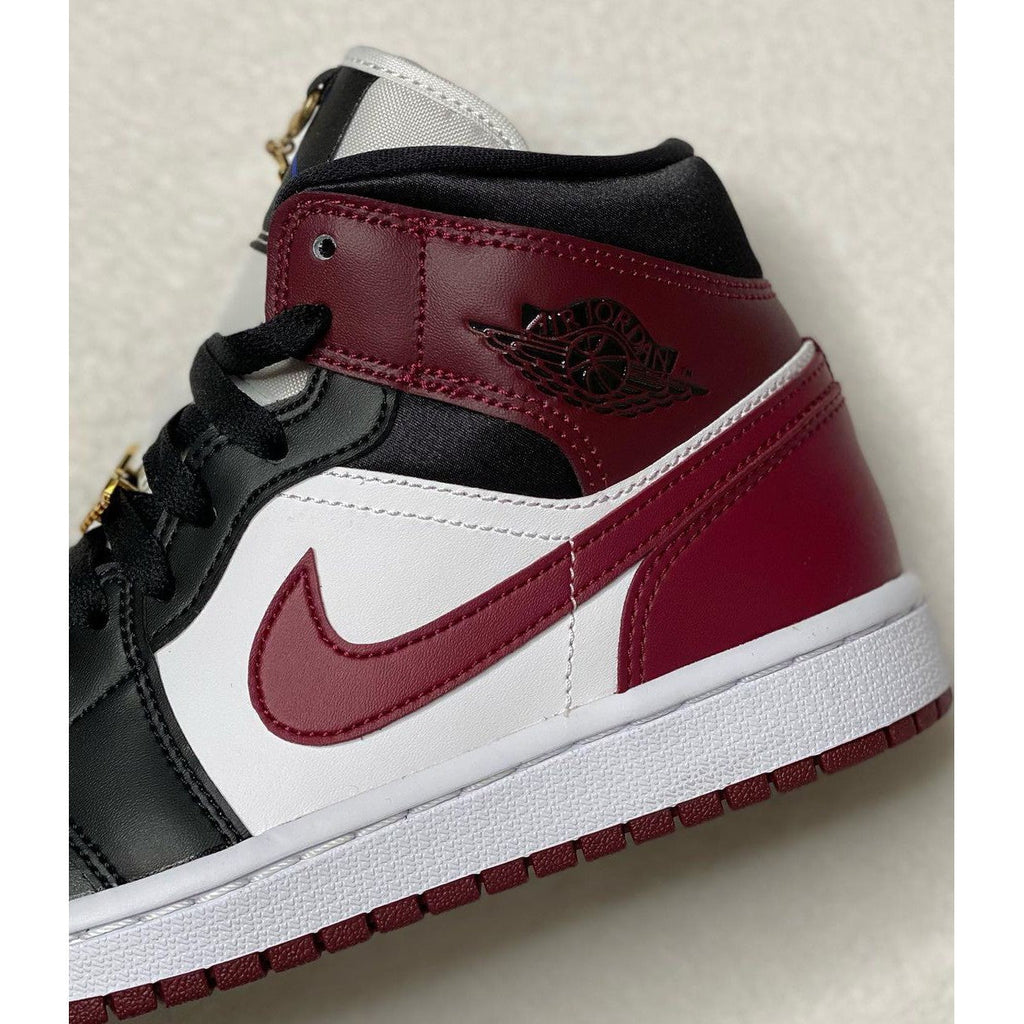 Air Jordan 1 Mid 'Beetroot' (Women's)