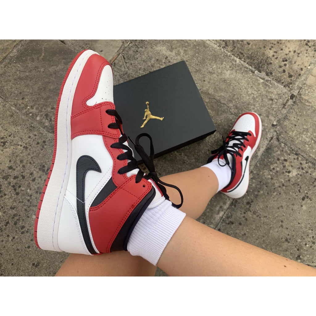 Air Jordan 1 Mid 'Chicago White Heel'