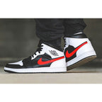 Air Jordan 1 Mid 'Chile Red'
