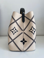 Louis Vuitton Cream NeoNoe MM M46023