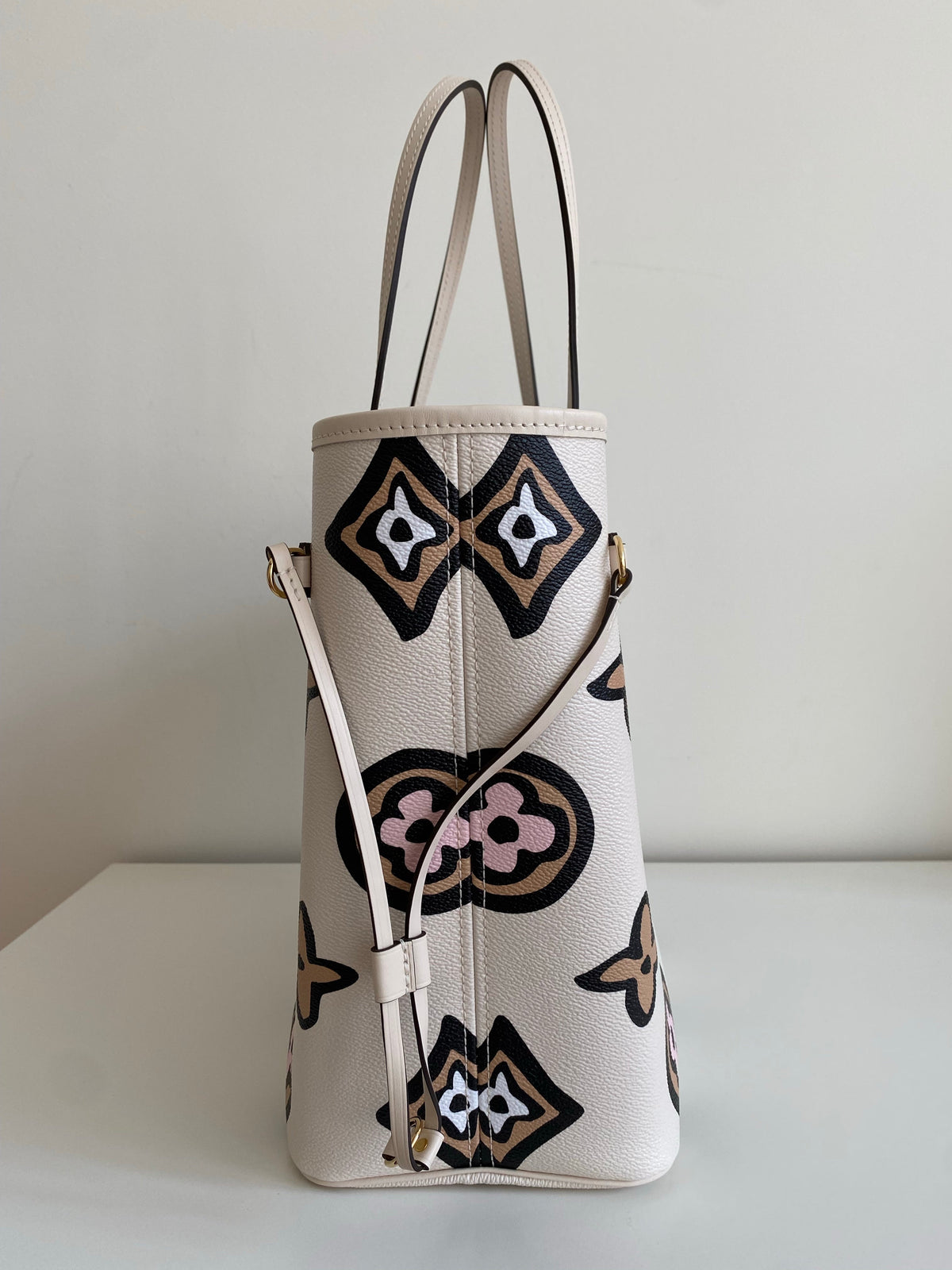 Louis Vuitton Neverfull MM Wild At Heart Monogram Canvas Tote M45819 Cream
