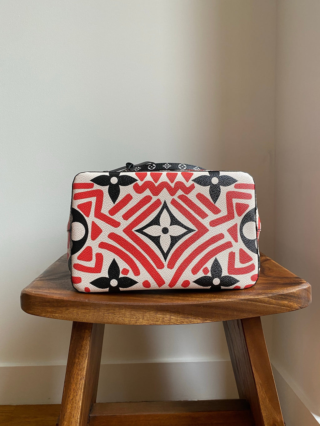 Louis Vuitton LV Crafty NeoNoe MM Monogram Giant Canvas M45362