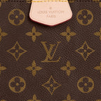 The bag's magnetic closure is shown